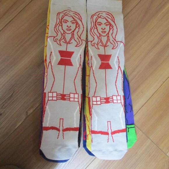 New GAP KIDS - MARVEL Avengers Crew Socks 7 Pair Size Large fits Shoe Size 3-4 - Picture 3 of 9